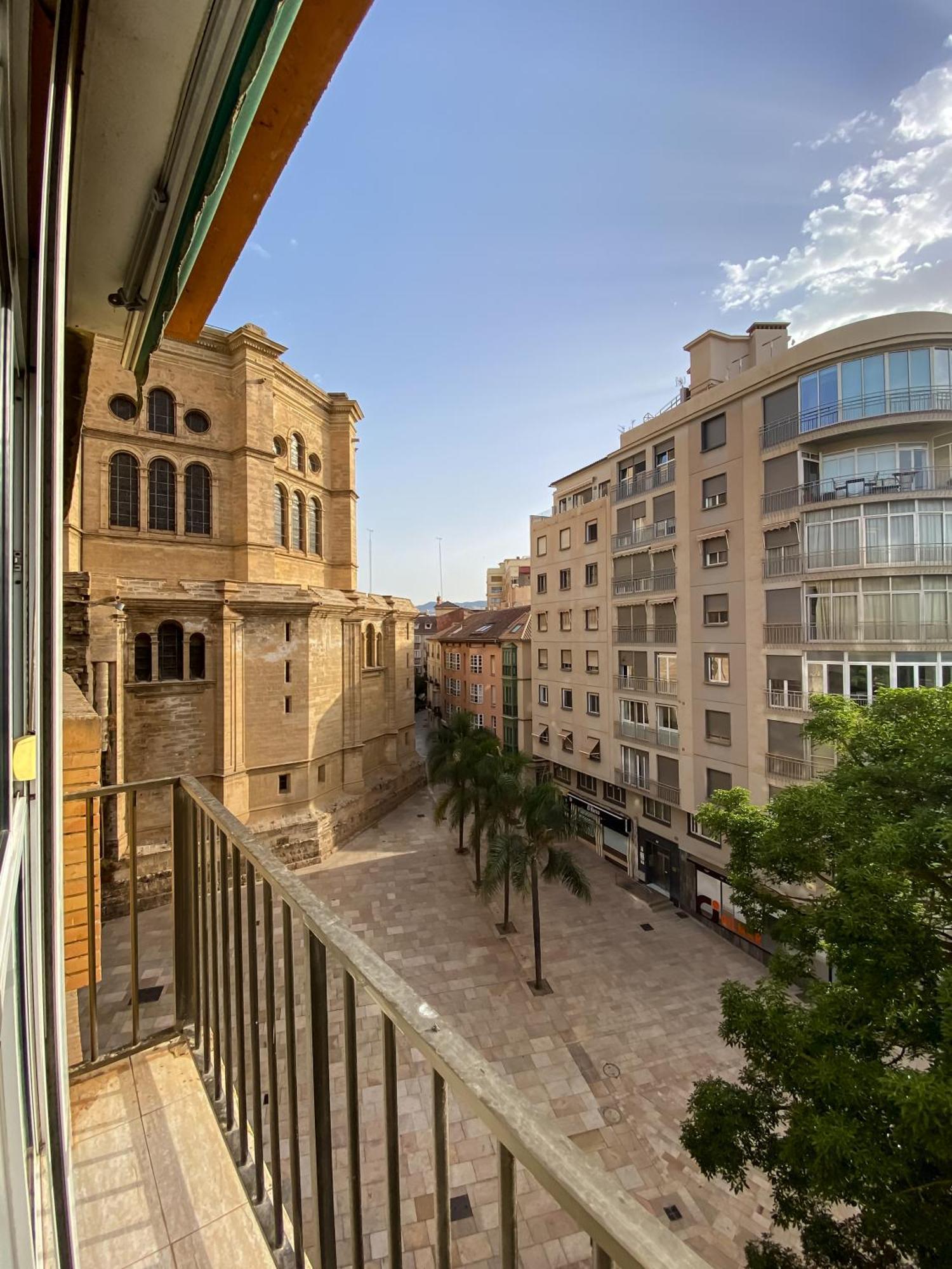 3 Rooms Y 3 Baths Y Aparcamiento Catedral Malaga Luaran gambar