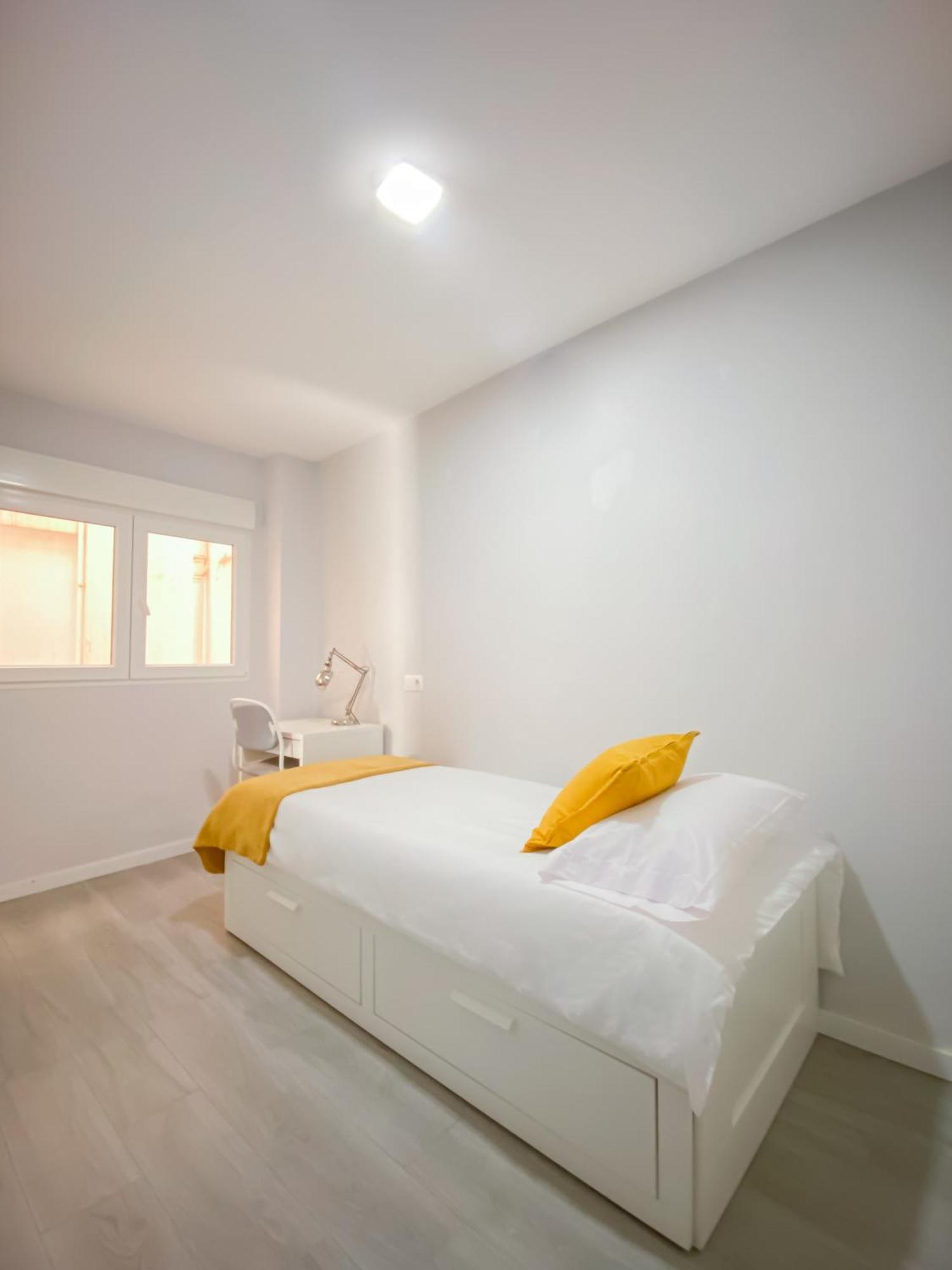 3 Rooms Y 3 Baths Y Aparcamiento Catedral Malaga Luaran gambar