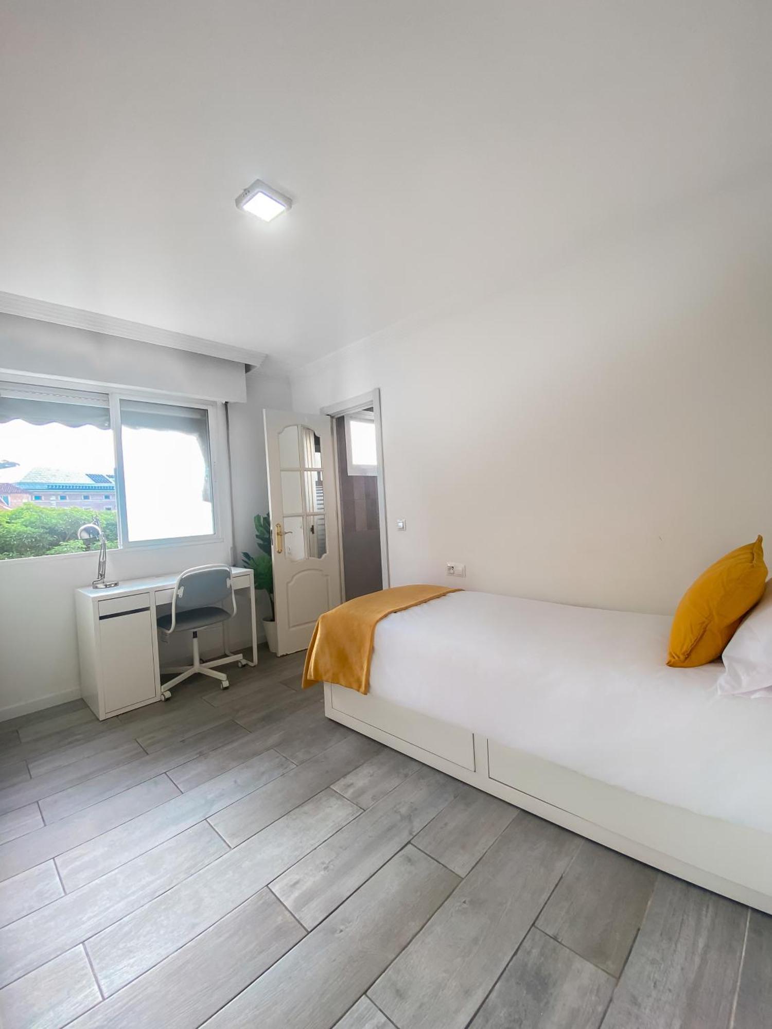 3 Rooms Y 3 Baths Y Aparcamiento Catedral Malaga Luaran gambar
