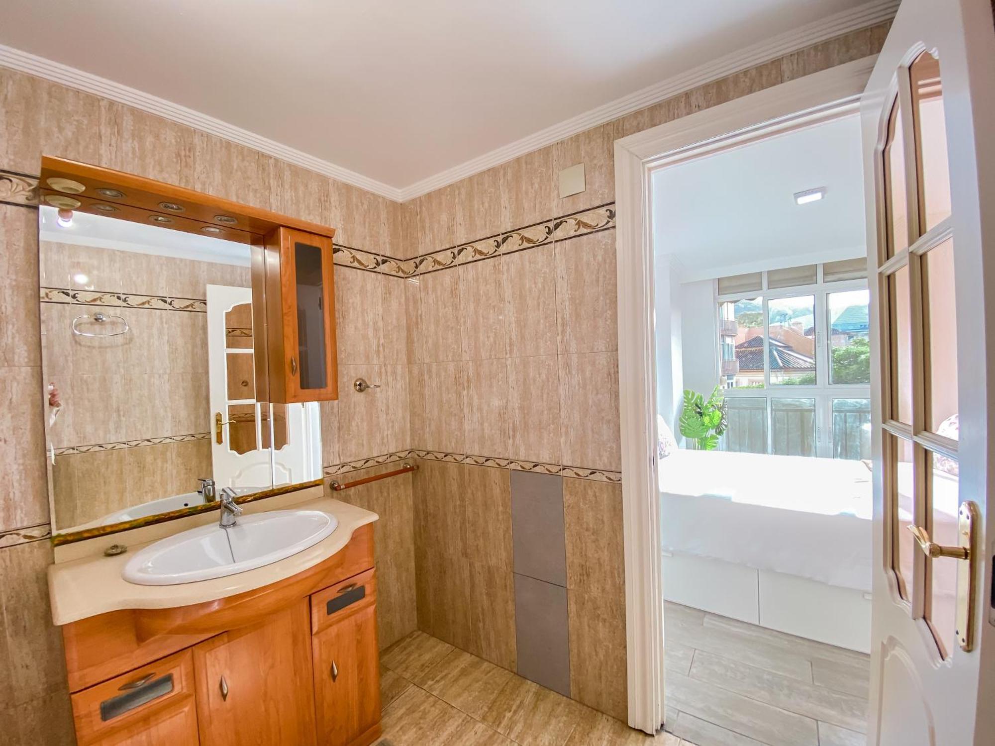 3 Rooms Y 3 Baths Y Aparcamiento Catedral Malaga Luaran gambar